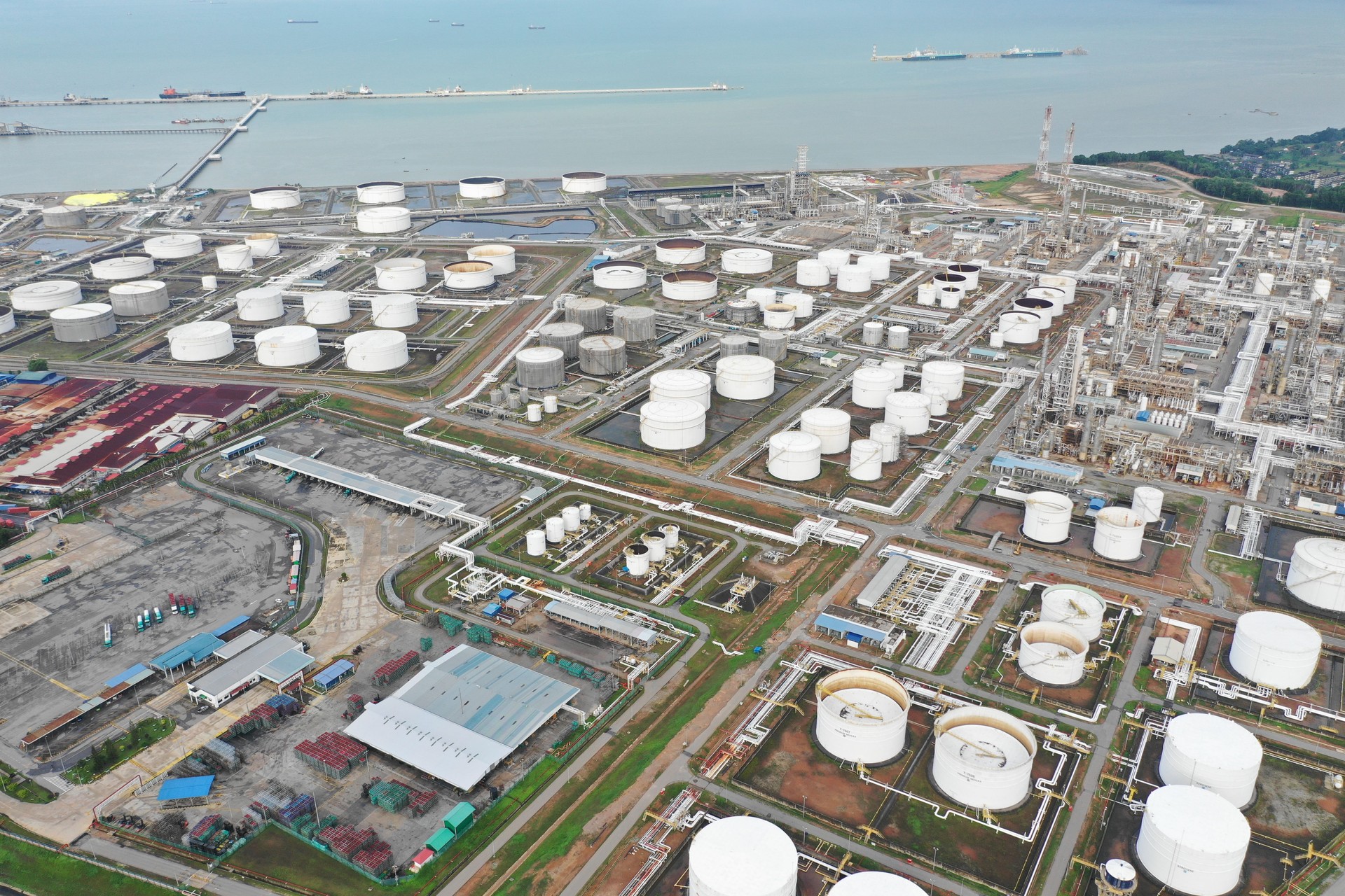 Oil refinery
